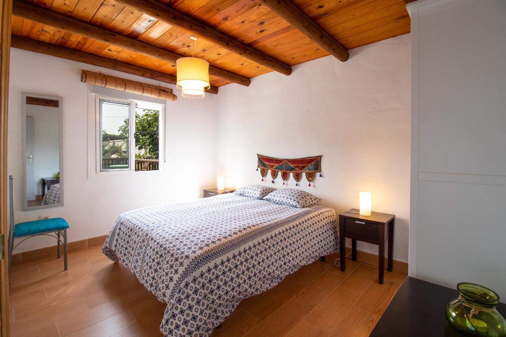 Karma House Guest House Касарес Екстериор снимка