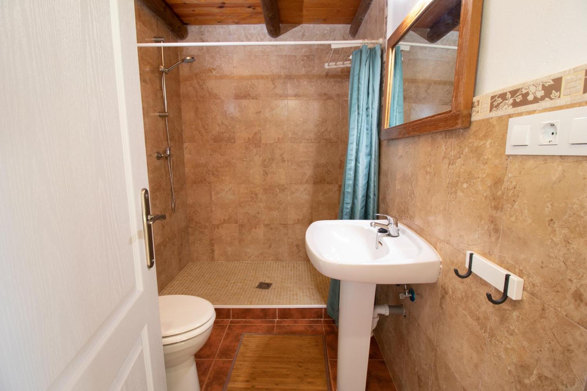 Karma House Guest House Касарес Екстериор снимка