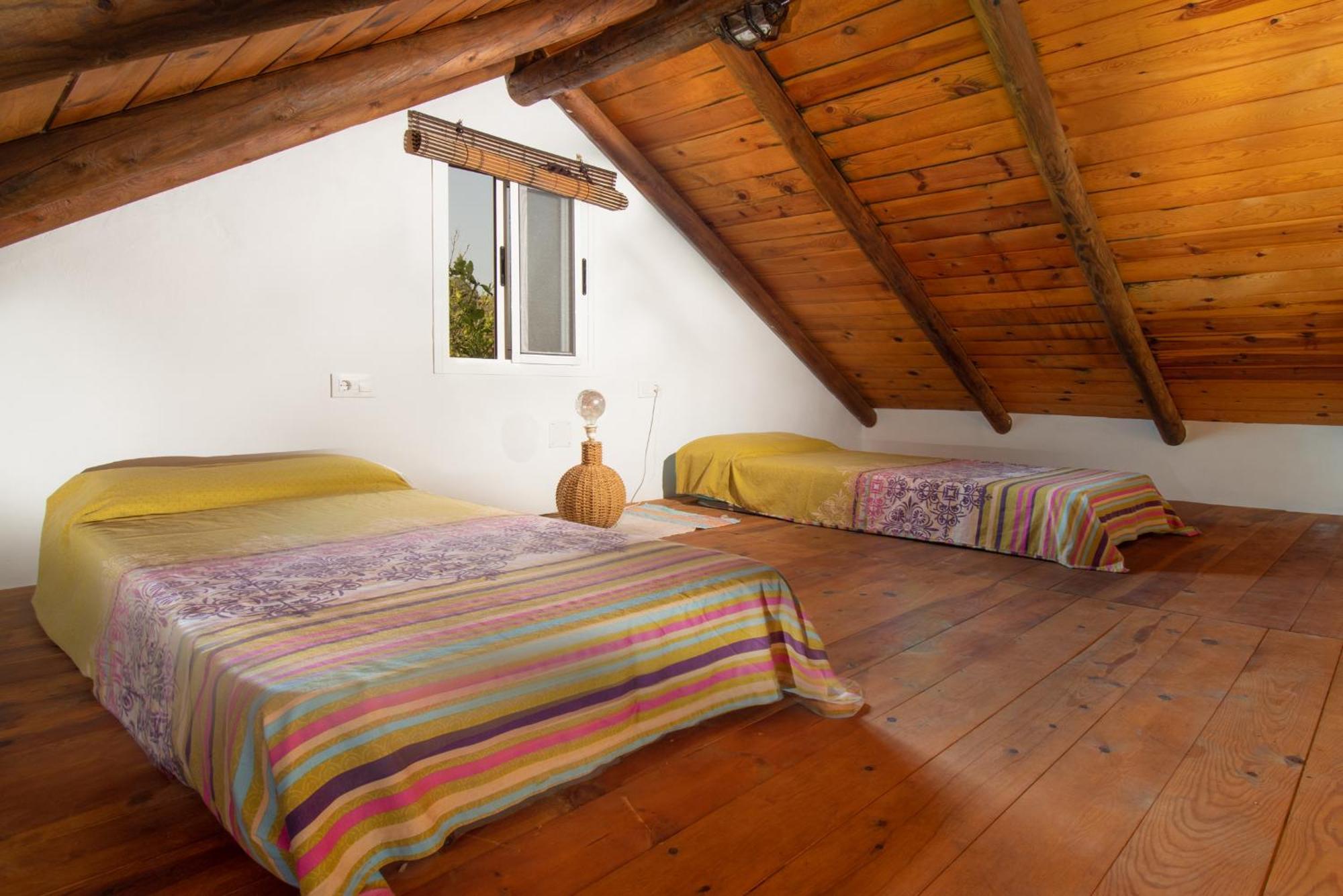 Karma House Guest House Касарес Екстериор снимка