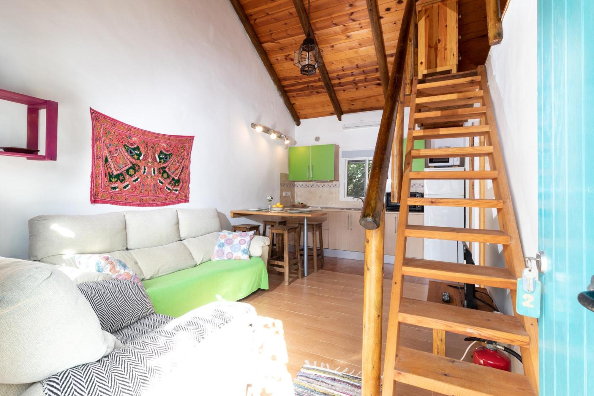 Karma House Guest House Касарес Екстериор снимка